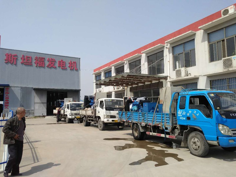 四臺(tái)精品玉柴機(jī)器發(fā)貨，配精品玉柴機(jī)器。  出口東南亞